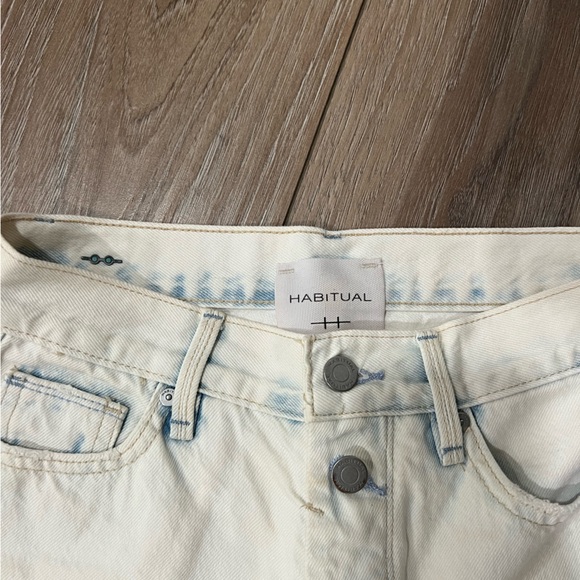 Habitual jean shorts size 25 - Picture 2 of 4